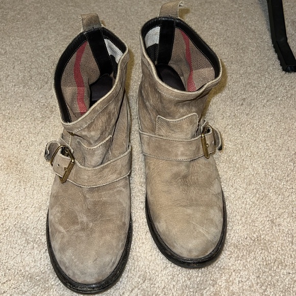 BURBERRY SOFT SUEDE MOTO BOOTIE - Picture 5 of 16